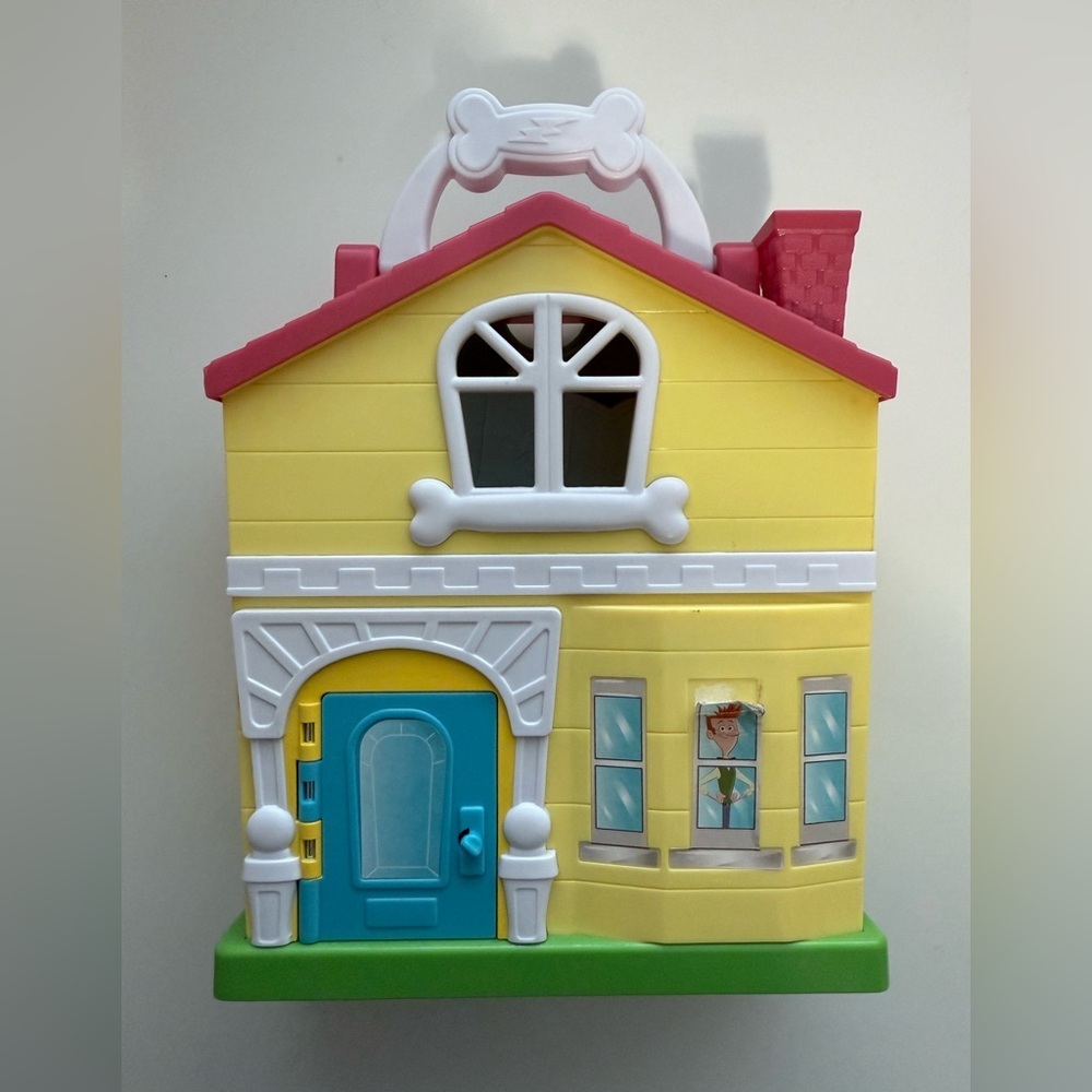 Just Play Puppy Dog Pals Stow N Go Playset, a travel toy case